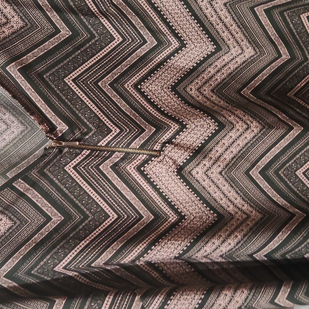 Chevron Patterned Women's Top - Picture 4 of 4